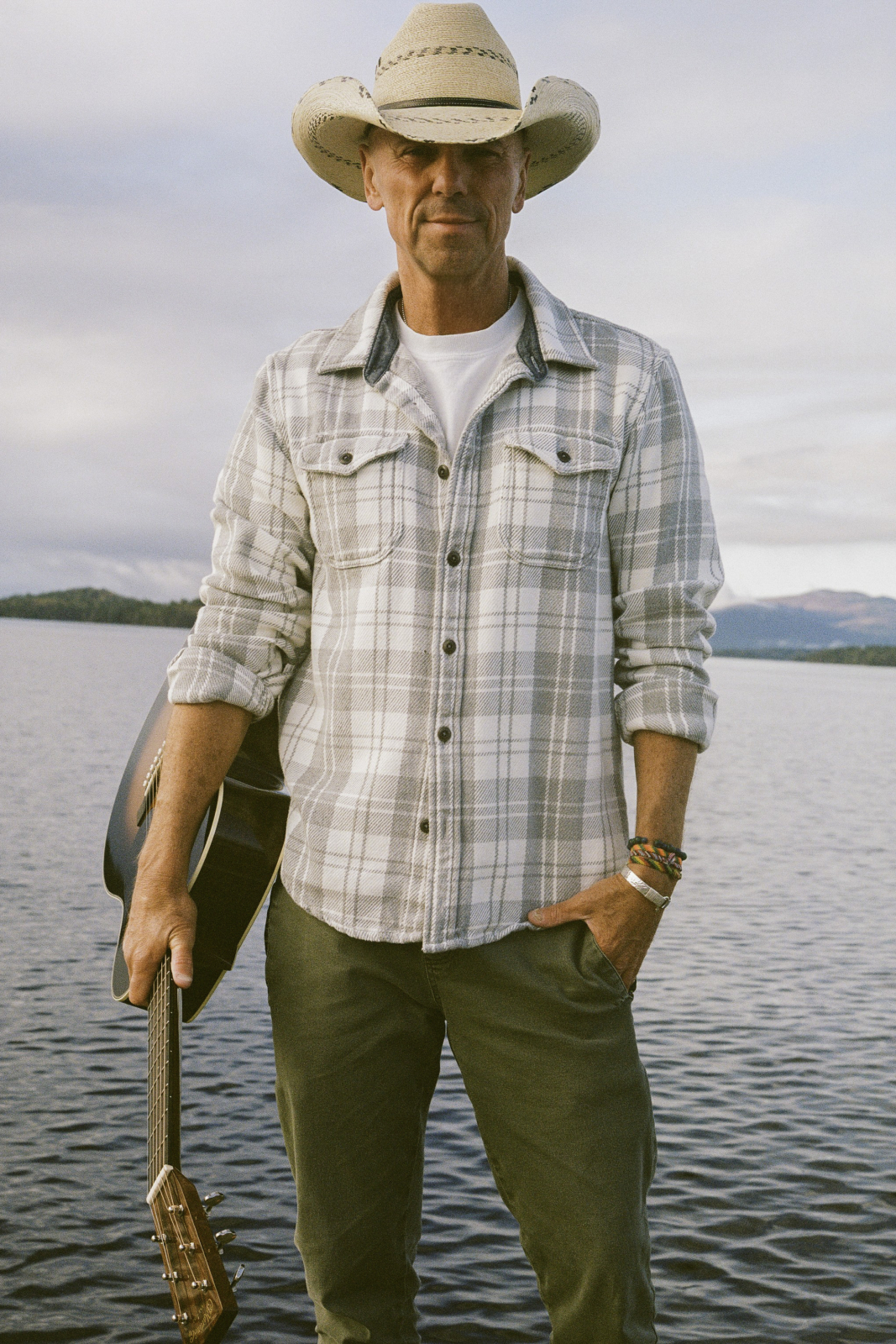 Kenny Chesney To Host 'Silver Sands Marina' Album Release Show In Nashville — image 1 of 2