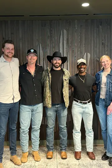 Katlin Owen Inks With Song Hunter Publishing & Warner Chappell Music — image 1 of 2
