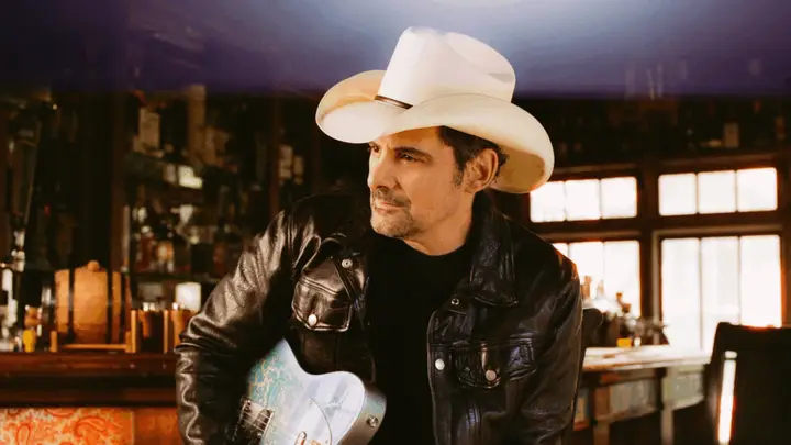 New Vinyl Version Of Brad Paisley's 'Snow Globe Town' To Arrive In November — image 1 of 1
